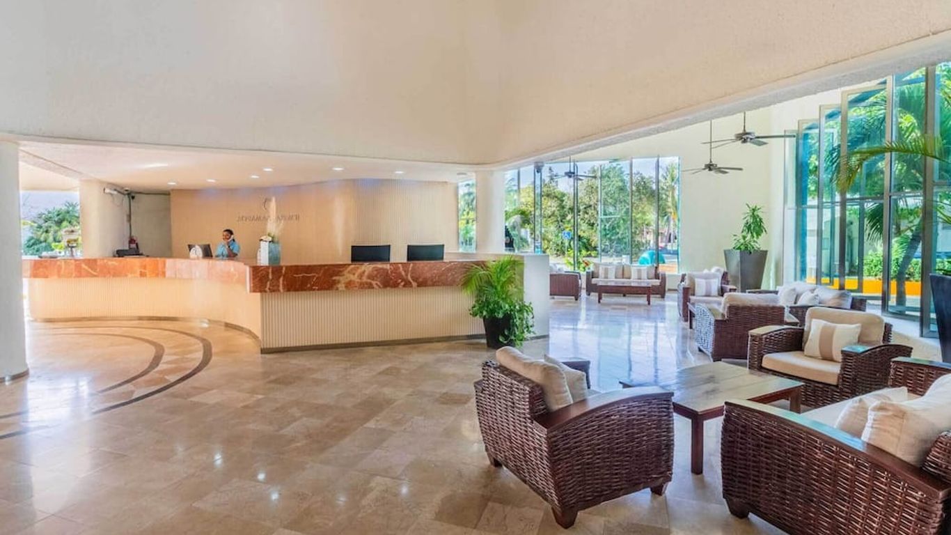 Aquamarina Beach Hotel Cancun