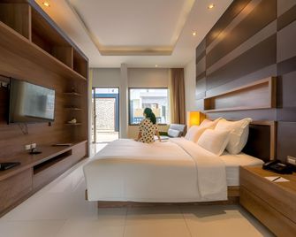 The Nchantra Pool Suite Phuket - Ratsada - Makuuhuone