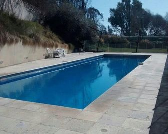 Howard Johnson by Wyndham Rio Cuarto Casino - Río Cuarto - Pool