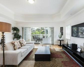 Modern 2 Suites Vacation Apartment Re7659-304 - Four Corners - Living room