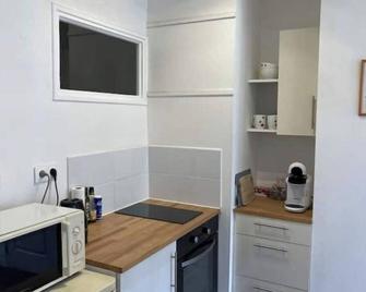 Apartment Centre Historic - Marvejols - Kitchen