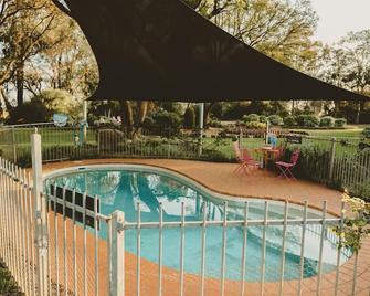 Corynnia Station - Carrathool - Piscina