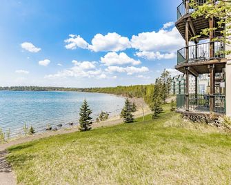 Breathtaking Lake Views Studio, 2 Queen Beds, Fireplace and Heated Indoor and Outdoor Pools - Two Harbors - Buiten zicht