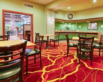 MCM Elegante Suites Abilene - Abilene - Restaurant