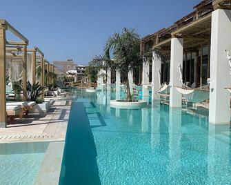 Alia Luxury Suites and Spa - Archangelos - Πισίνα