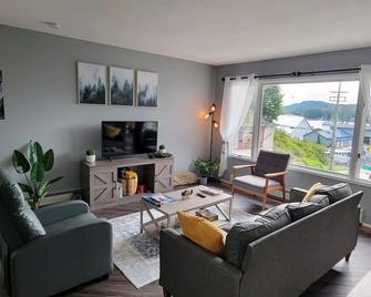 Coho Bungalow Ketchikan Alaska - Ketchikan - Living room