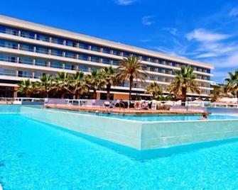 Blue Sea Beach Resort - Rodas - Piscina