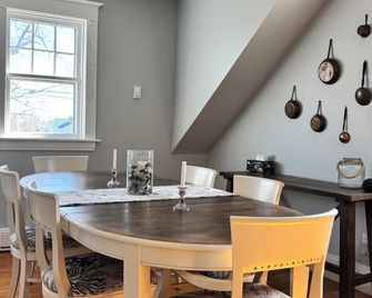 Coastal Trail Cottages - Captain Jack's Lookout - Morell - Dining room