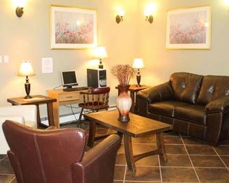 Traveller's Inn Prince Edward Island - Summerside - Stue