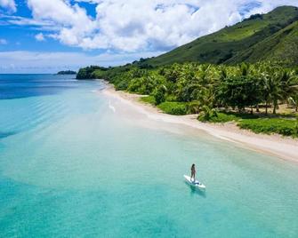 Oarsman's Bay Lodge - Nacula Island - Beach