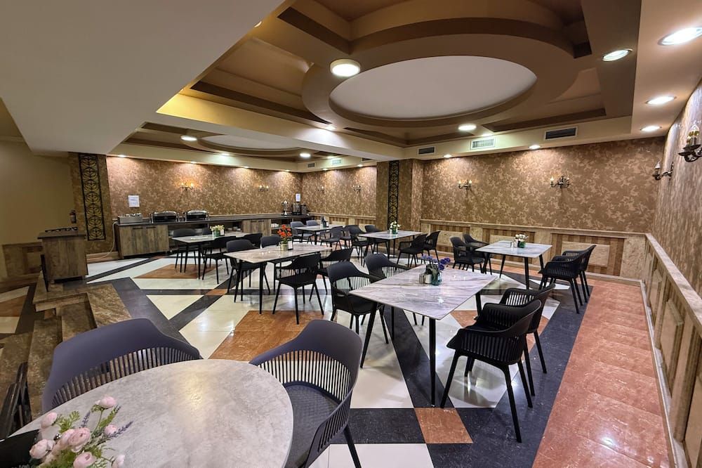 فندق ديلوكس يريفان - يريفان - مطعم