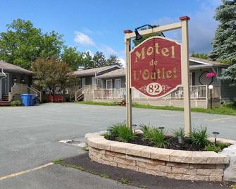 Motel de l'Outlet - Magog - Bygning