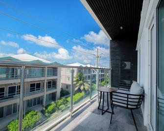 The Watermark Hotel - San Pedro Town - Balcony