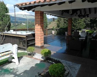 Casa Campestre Montecarlo Guatapé- Desayuno A Pareja - Guatapé - Patio