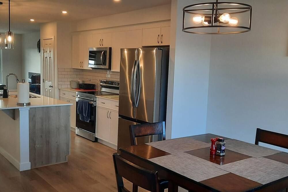 Home in Fort Saskatchewan - Fort Saskatchewan - Küche