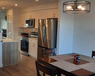 Home in Fort Saskatchewan - Fort Saskatchewan - Keuken