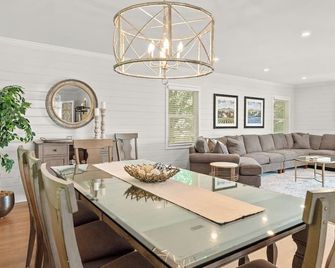 Steps to Beach & Pool Screened Porch Pelican Bay 45 at Wild Dunes Resort - Isle of Palms