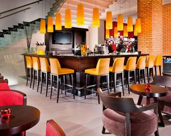 Courtyard by Marriott Budapest City Center - Budapest - Bar