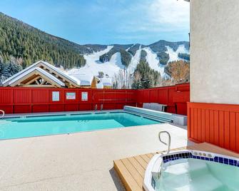 Ski-in/ski-out alpine condo with hot tub, sauna, seasonal pool & views - Ketchum - Pool