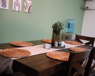 Cozy juayua home - Juayúa - Dining room