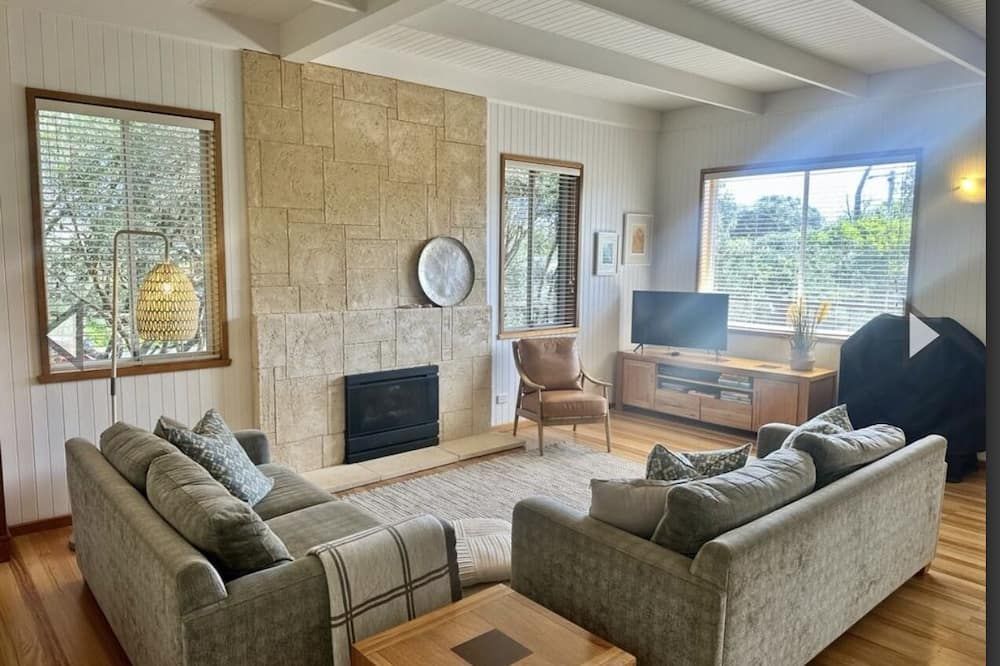 Perfect beach getaway, short stroll to the beach and Blairgowrie village. - ري - غرفة معيشة