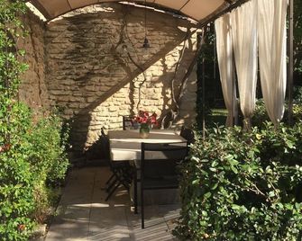 Large Character Farmhouse In The Countryside With Swimming Pool, Quiet - Cavaillon - Terasa