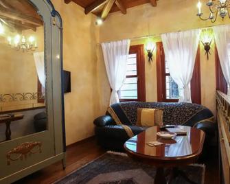 The House By The River Luxury Villa - Veria - Sala de estar