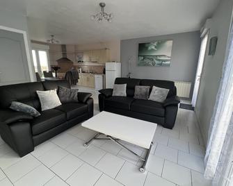 Comfortable house, 400m from the beach - Saint-Germain-sur-Ay - Sala de estar