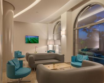 Blue Lagoon City Hotel - קוס - טרקלין