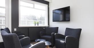 Apotek Guesthouse - Akureyri - Living room