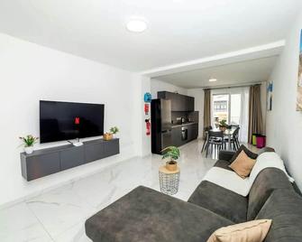 Spacious Family Stay In Malta 3br By Hostmt - Saint Paul’s Bay