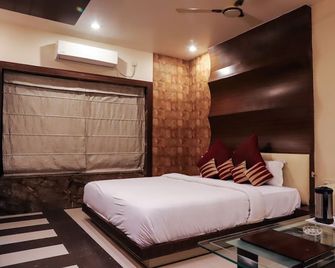 Vijan Palace - Jabalpur - Bedroom