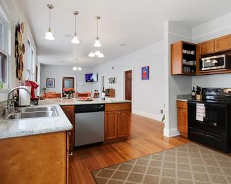 Dorothy's Garden Cottage / Jazzfest Central 40% Off Winter - Nueva Orleans - Cocina