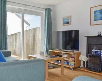 Guillemot Cottage - Seahouses - Living room