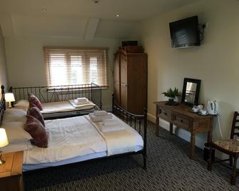 The Hollies Inn - Westbury - Bedroom