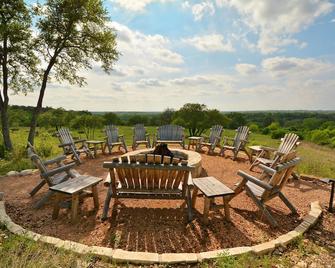 Sage Hill Inn & Spa - Kyle - Patio