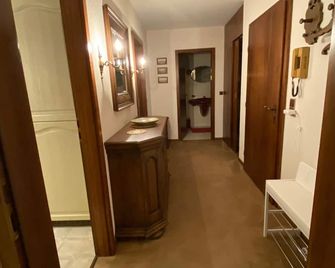 Ferienwohnung Schoenblick - Schönau im Schwarzwald - Hallway