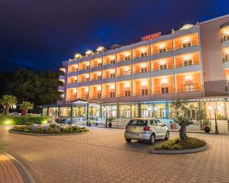 Hotel Miramare - Vodice - Building