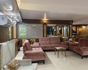 Ganesha Inn Ganga View - ริชิเคช - ล็อบบี้
