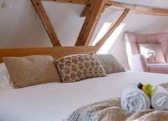 Charming room in the green neighbourhood of Gent - Ghent - Bedroom