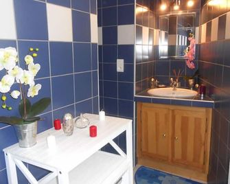 Gite Vacances En Auvergne - Saint-Géron - Badkamer