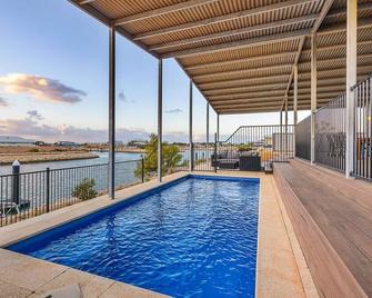 78 Madaffari Drive - Exmouth - Pool