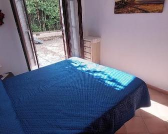 Garden House Alfedena - Alfedena - Schlafzimmer