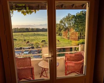 Auberge Des Chasseurs - Gex - Balcon