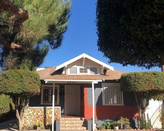 Los Angeles 3 Bedroom Charmer Large Gues - Los Angeles - Rakennus