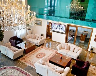 Hotel Beyfin - Κλουζ-Ναπόκα - Σαλόνι ξενοδοχείου