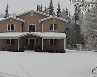 Heartland studio in North Pole, Alaska - plus extras - North Pole - Edificio