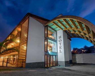 Hotel Germania - Puerto Varas - Building