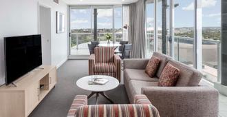 Oaks Embassy - Adelaide - Living room