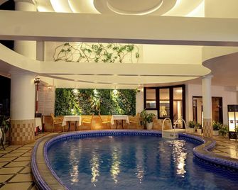 Asia Hotel Hue - Hue - Piscina